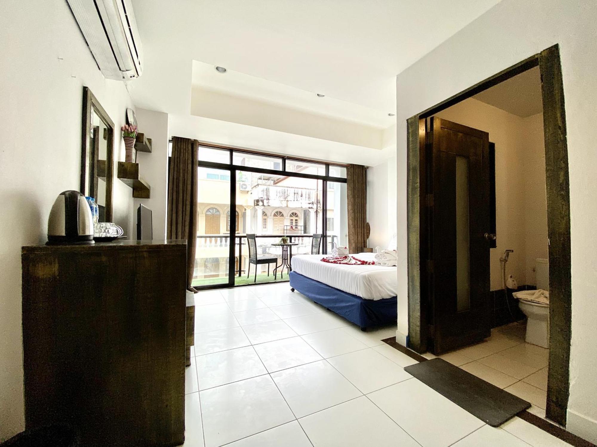 Beachwalk Patong Exterior foto