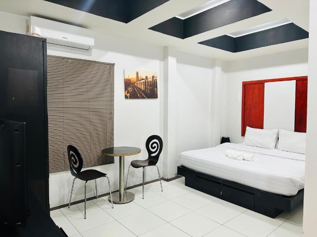 Beachwalk Patong Exterior foto